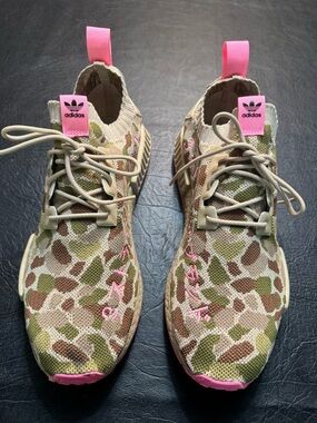 Adidas NMD R1 Primeknit Camo Pink Japanese Text Sneakers Men’s 10.5 / Women’s 12